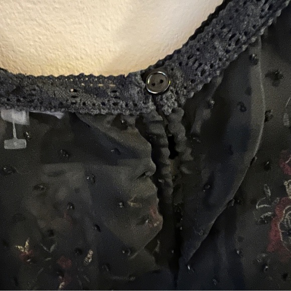 Amazing Blouse With Embroidery Detailing - Picture 7 of 7